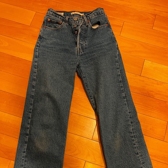 Levi High Rise Ribcage Jeans - Picture 1 of 5